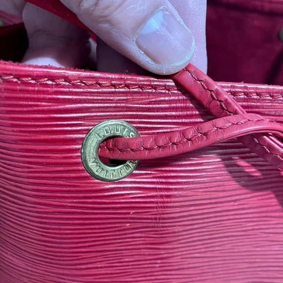 LOUIS VUITTON ❤️🌟 EPI NOE RED SHOULDER BAG ⭐️ - Picture 7 of 10